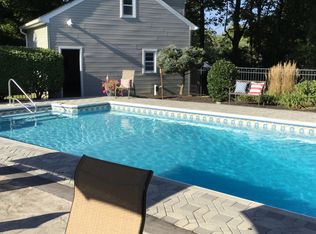 100 Sleepy Hollow Rd, Red Bank, NJ 07701