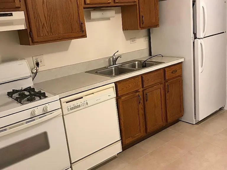 420 N Carter St — Photo 4