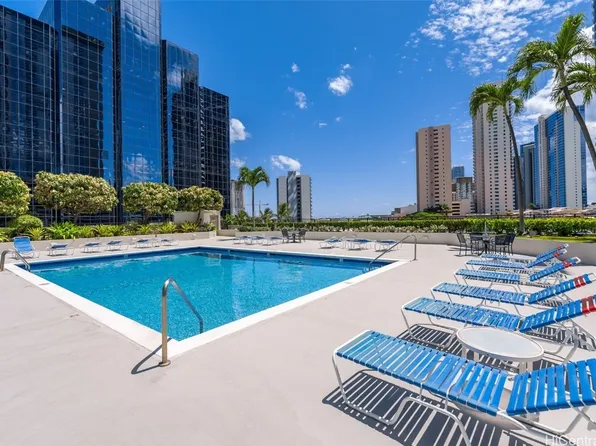 876 Curtis St APT 705, Honolulu, HI 96813