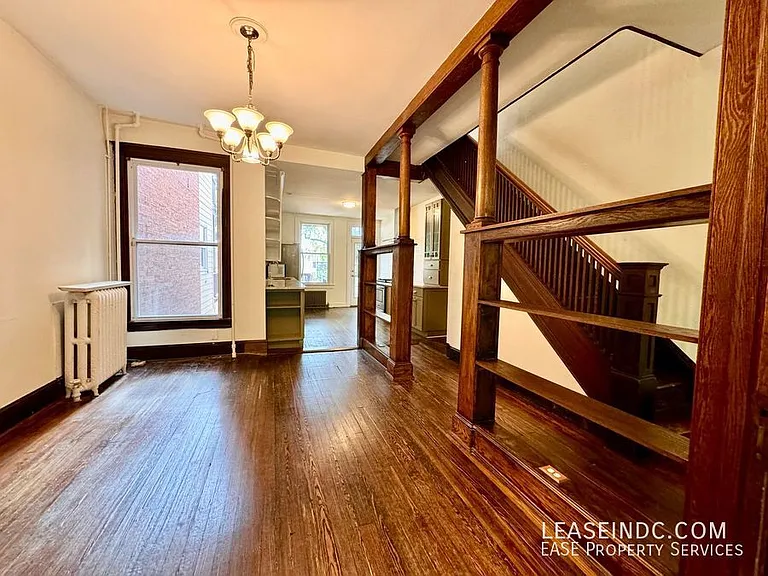 128 Adams St NW — Photo 7