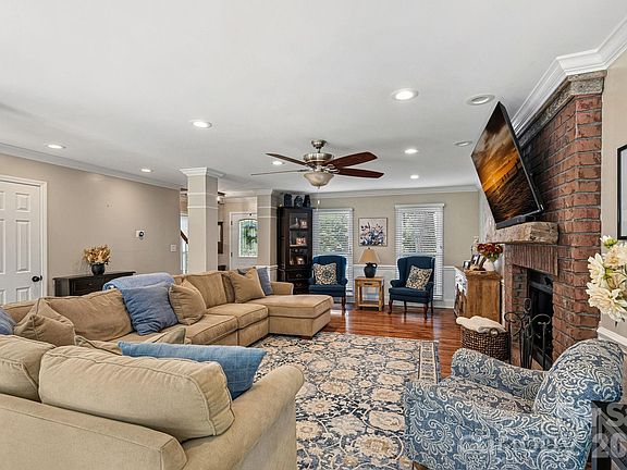 3rd image of 14636 S Brent Dr