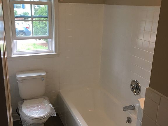 4th image of 33 School St APT 2L