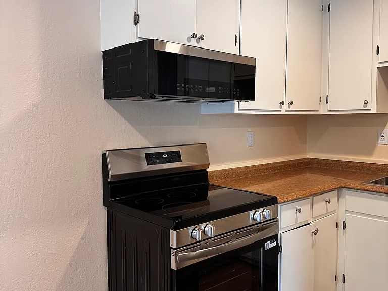 235 Arana Dr #D — Photo 6