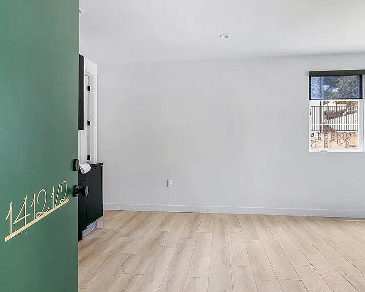 1410 W 2nd St #1/2 — Photo 5