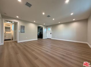 11947 Victory Blvd, North Hollywood, CA 91606