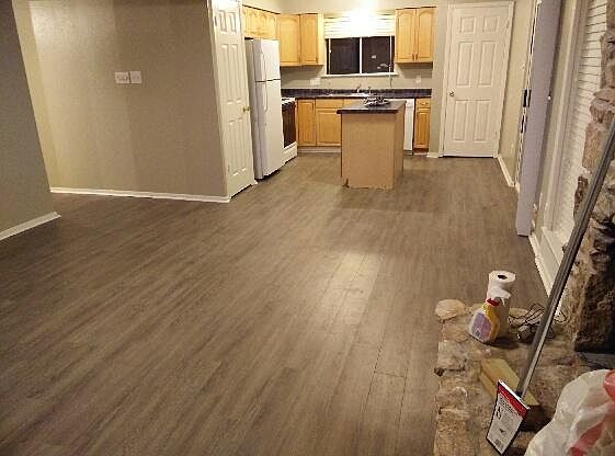 4th image of 2412 La Casa Dr #B