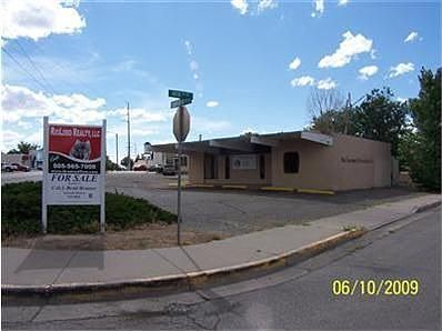 3rd image of 3529 Constitution Ave NE