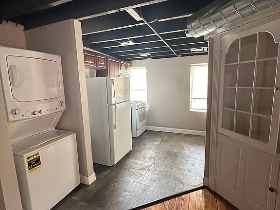 3rd image of 3404 Chippewa St #3F