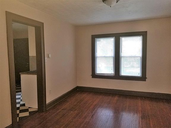 5th image of 1537 Duxberry Ave