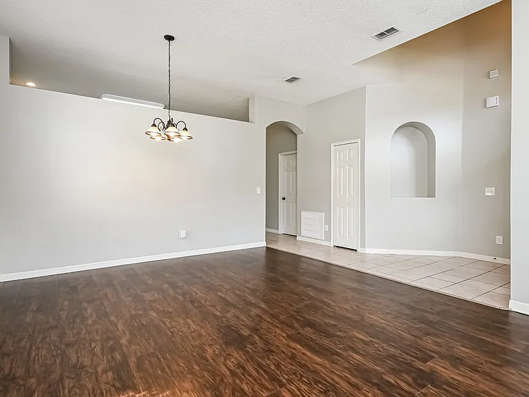 1125 Cherry Valley Way — Photo 5