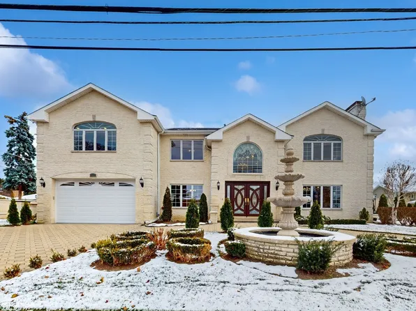 8301 Lockwood Ave, Skokie, IL 60077