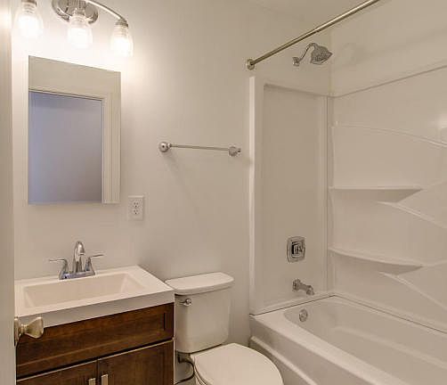 5th image of 297 Pinetree Ln