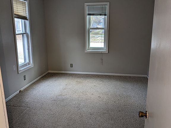 5th image of 450 E King St APT 3