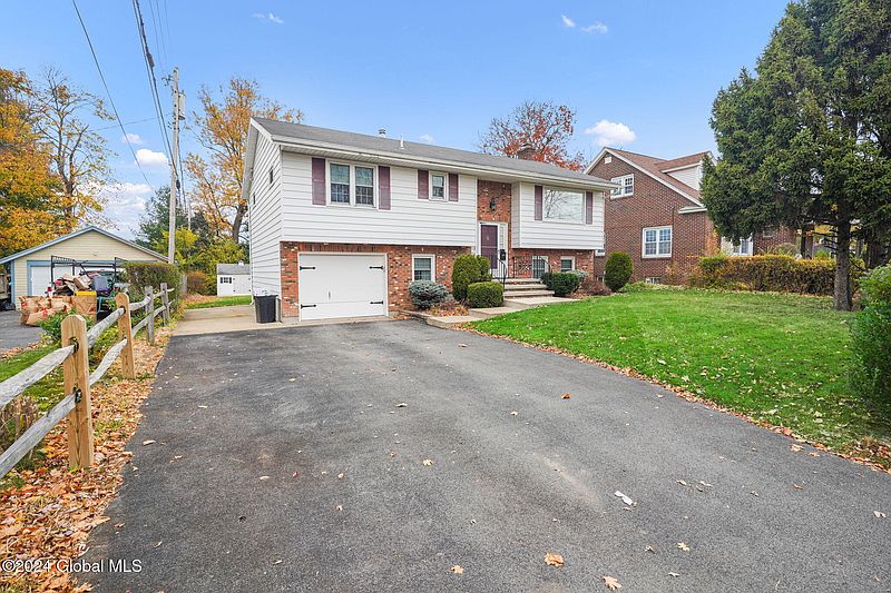 2nd image of 23 Rosa Road
