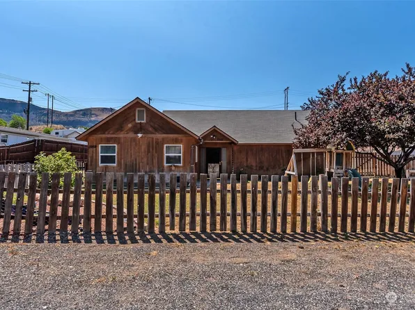 3959 Malaga Avenue, Malaga, WA 98828