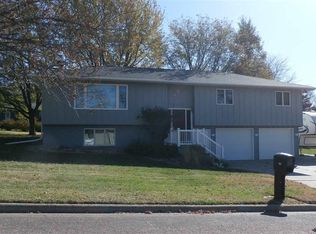 201 Cambier Dr, Alton, IA 51003