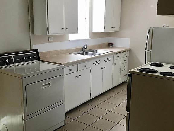 5th image of 1546 N Rainier Ave