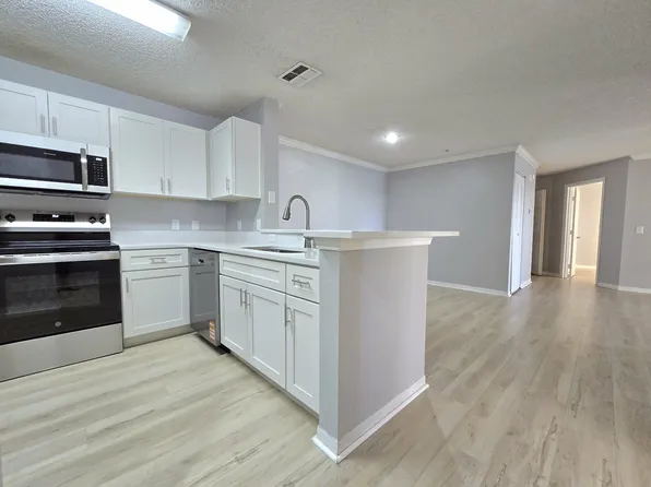 4240 Summer Landing Dr, Lakeland, FL