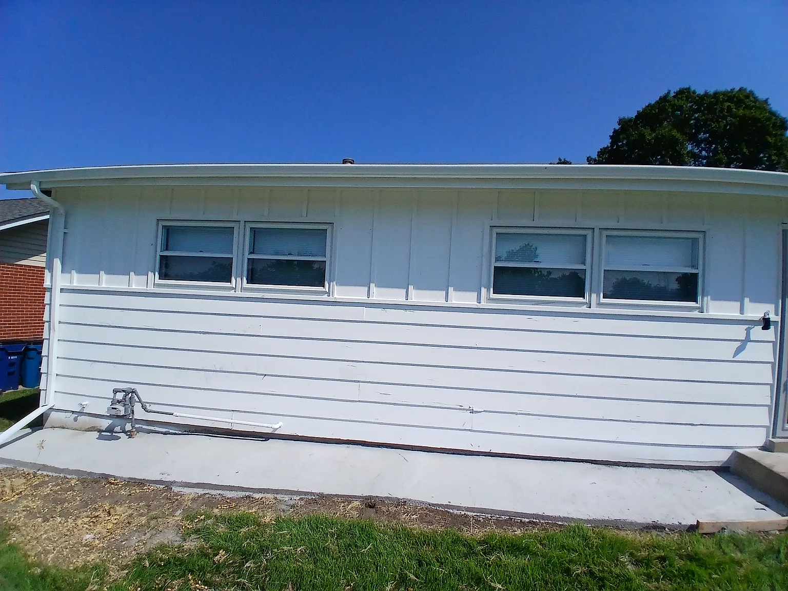 4 bed, 1.5 bath, 1200 sqft, $2,600 — Photo 3
