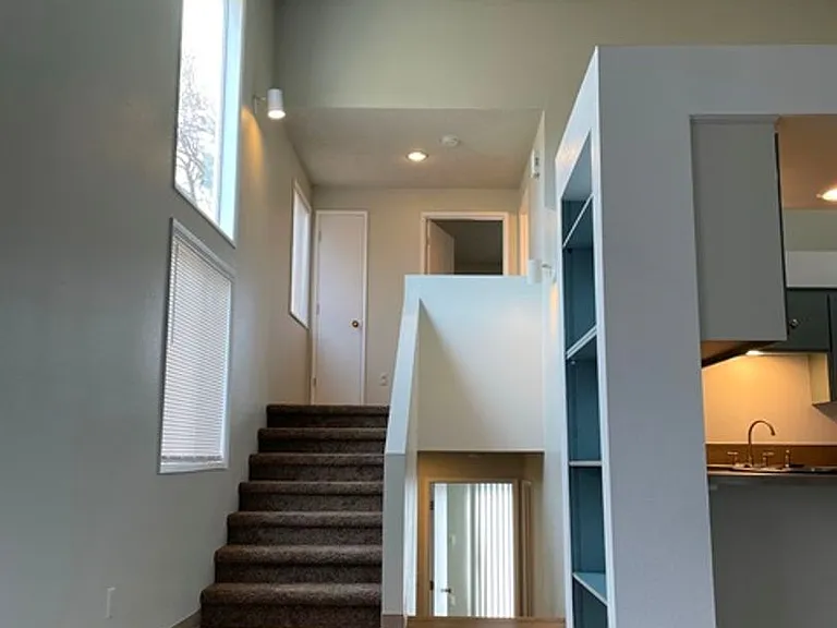 772 W Oregon Ave — Photo 2