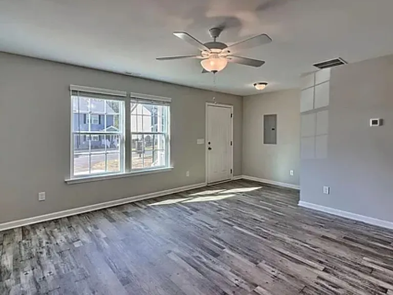 456 S Church St — Photo 2