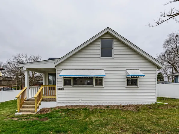 26 E Washington St, Round Lake Park, IL 60073