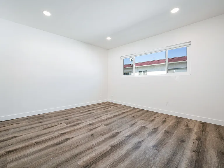 3112 S Canfield Ave #8 — Photo 3