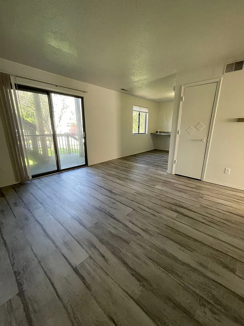 922 Sylvan St. — Photo 2