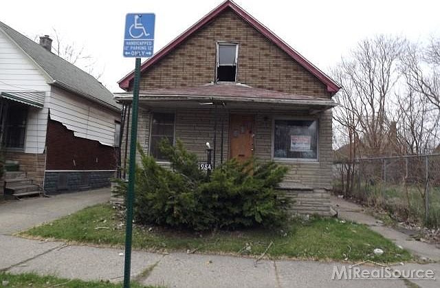 1st image of 1984 Dearing Ave