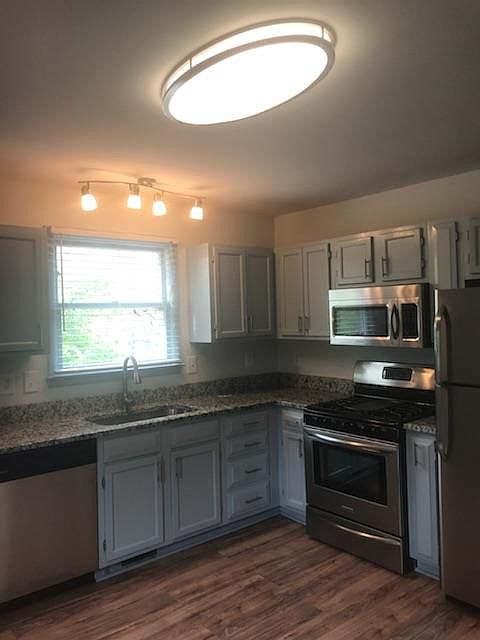 2nd image of 433 Eddy Ln