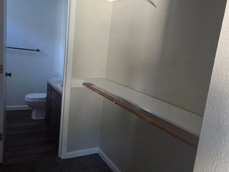 1101B Brandon Ct — Photo 3
