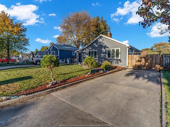 5th image of 2616 Tourangeau Rd