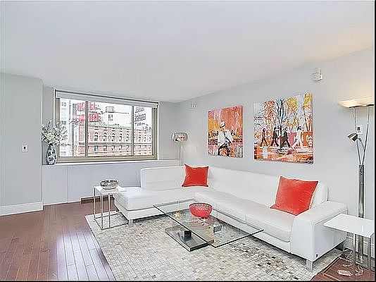 3rd image of 30 W 63rd St APT 15K