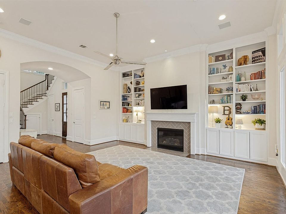 1st image of 1732 W 23rd St