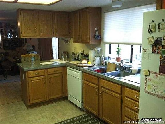 3rd image of 10585 Palm Desert Dr