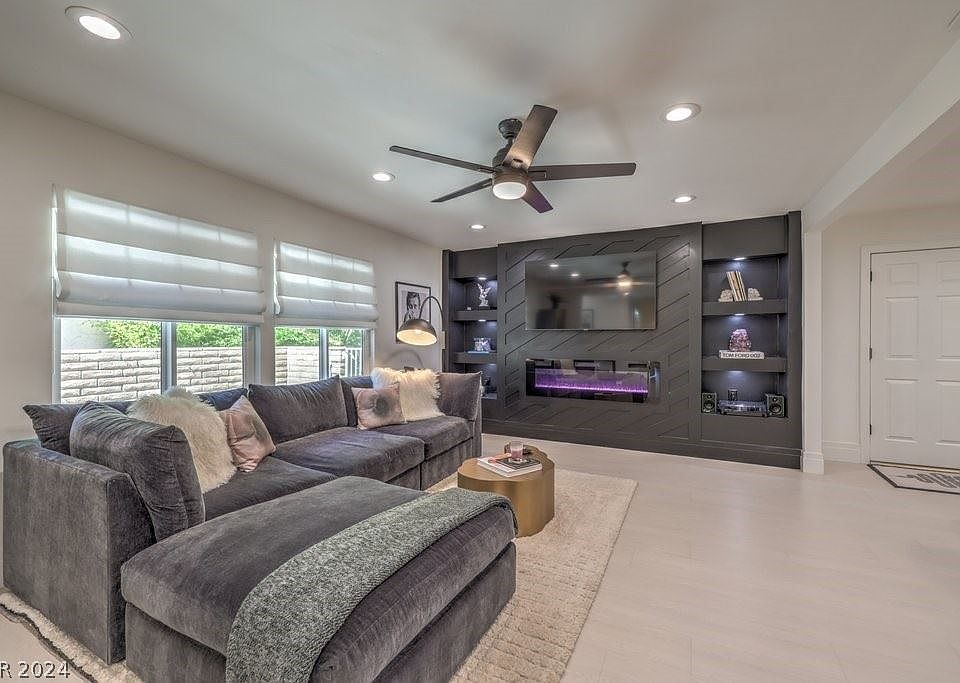 1st image of 2987 Pinehurst Dr