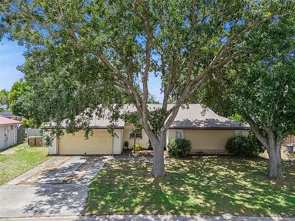 2nd image of 452 Boxwood Ct