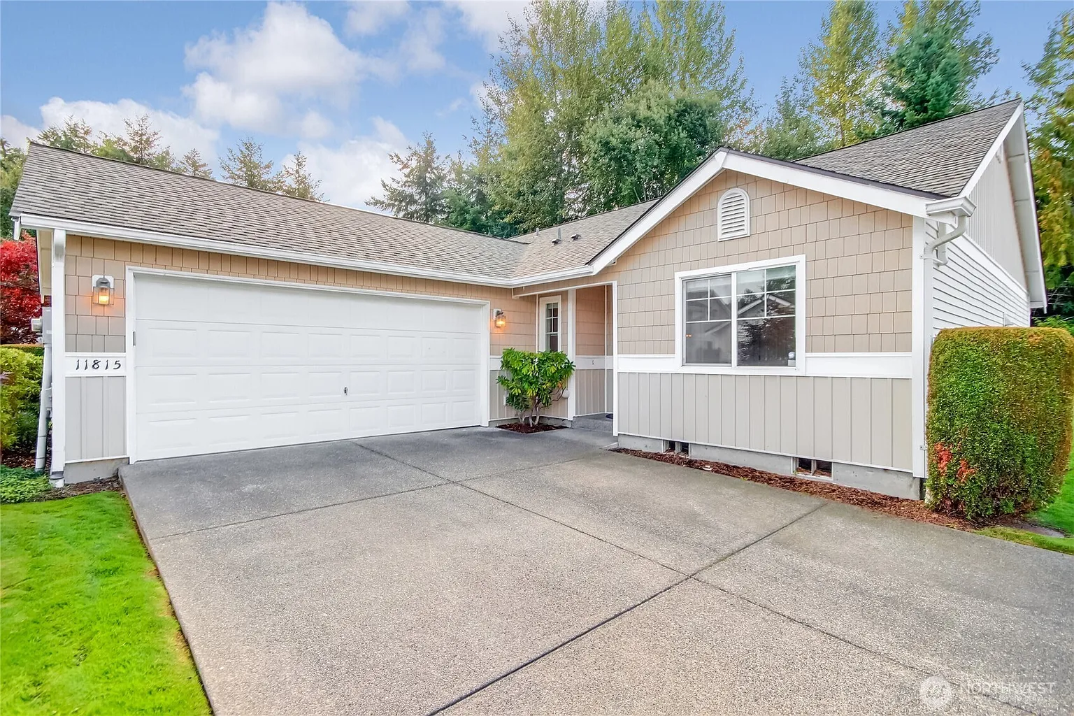 11815 4th Avenue Ct E photo 1