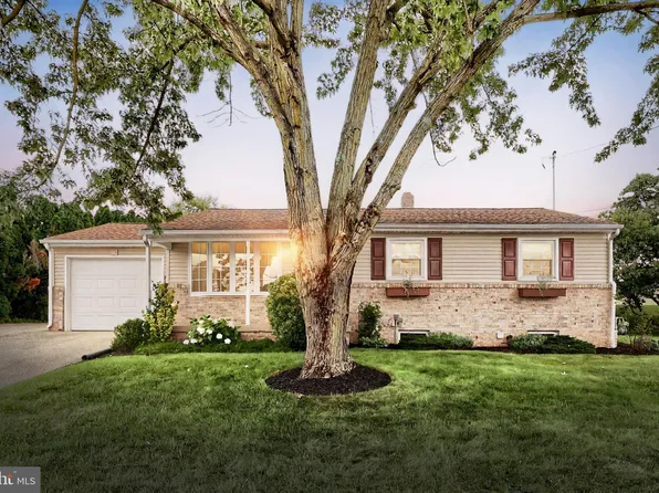 2569 Emig Mill Rd, Dover, PA 17315