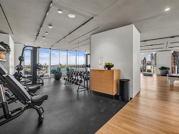 3rd image of 1400 Biscayne Blvd #6