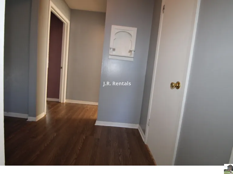 409 Short Ave — Photo 19
