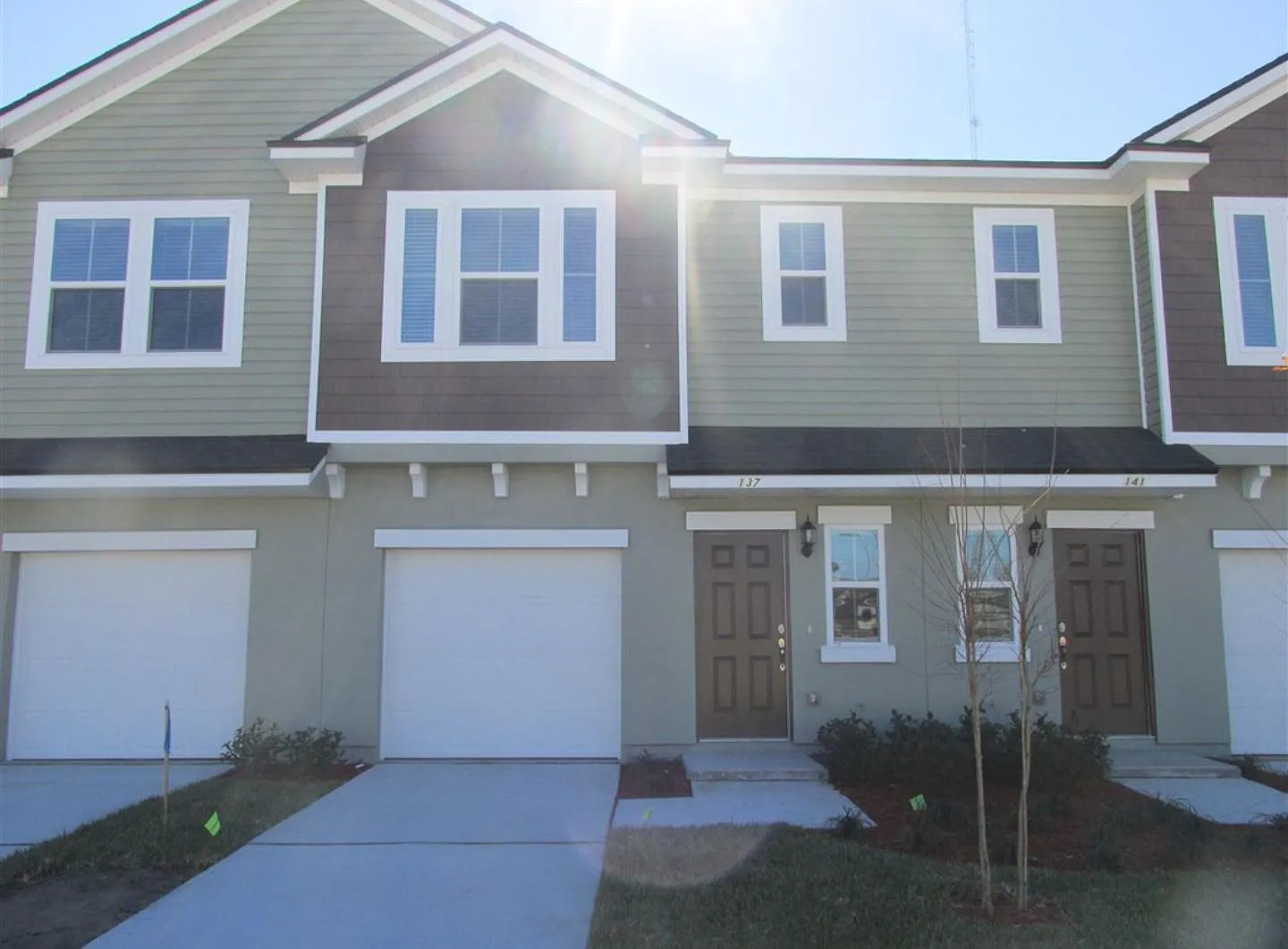 3 bed, 2.5 bath, 1333 sqft, $1,950 — Photo 2