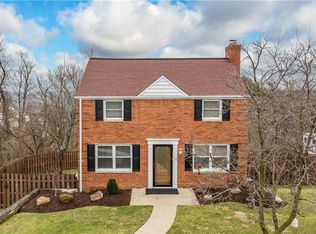 6833 Ridgevue Dr, Pittsburgh, PA 15236