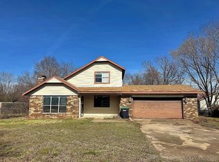 852 W Keetoowah St, Tahlequah, OK 74464