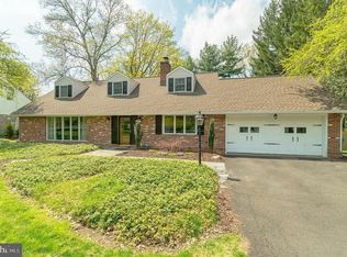 5 Morningside Dr, Yardley, PA 19067