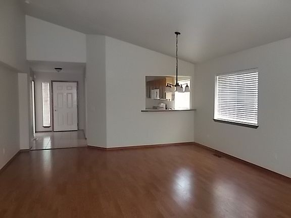 5th image of 3915 S Rebecca Ln