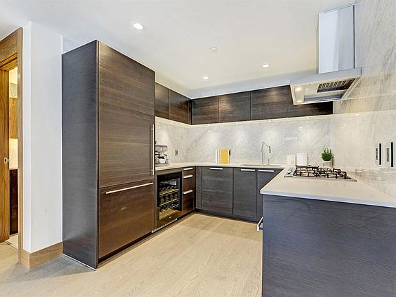 2nd image of 738 SE 1st Ave SW #405