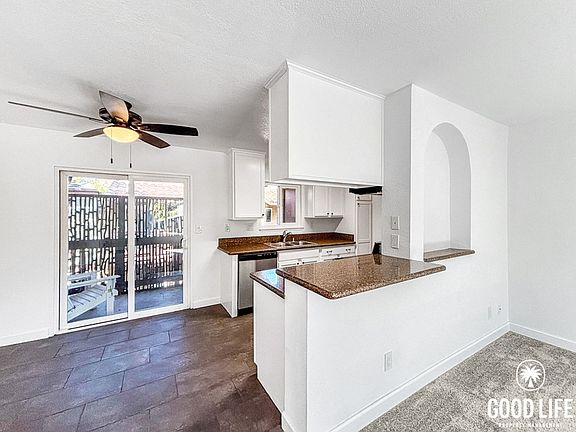 3rd image of 1000 Estes St Unit 11