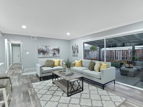 3rd image of 5714 Holland Ln