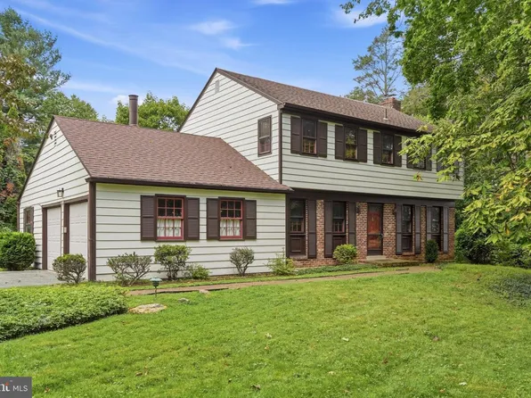 427 Old Eagle School Rd, Wayne, PA 19087